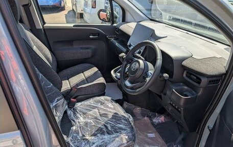 Toyota Sienta, 2023 год, 1 430 000 рублей, 8 фотография