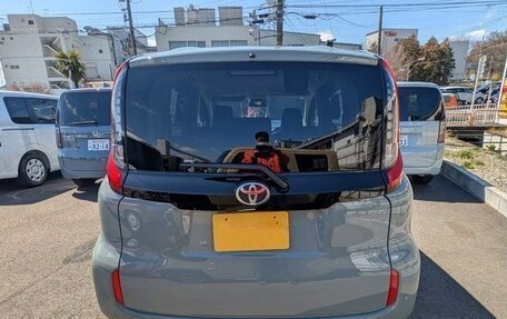 Toyota Sienta, 2023 год, 1 430 000 рублей, 5 фотография