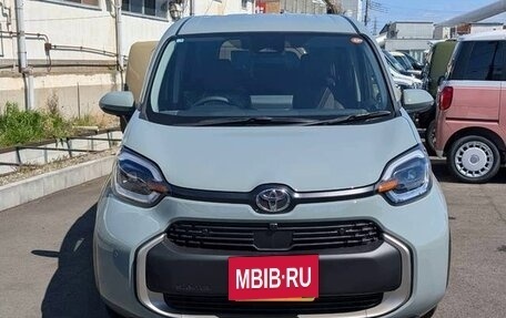 Toyota Sienta, 2023 год, 1 430 000 рублей, 2 фотография