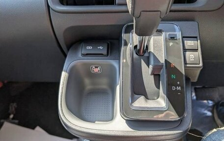 Toyota Sienta, 2023 год, 1 430 000 рублей, 21 фотография