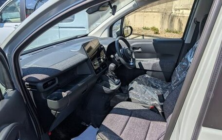 Toyota Sienta, 2023 год, 1 430 000 рублей, 26 фотография