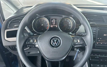 Volkswagen Touran III, 2022 год, 1 950 000 рублей, 4 фотография