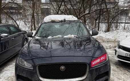 Jaguar F-Pace, 2017 год, 1 699 000 рублей, 3 фотография