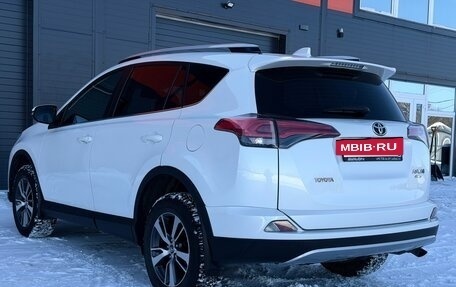 Toyota RAV4, 2018 год, 2 630 000 рублей, 6 фотография