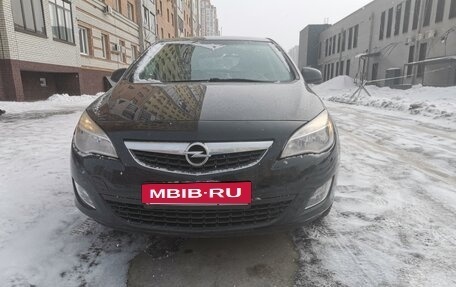 Opel Astra J, 2012 год, 600 000 рублей, 2 фотография