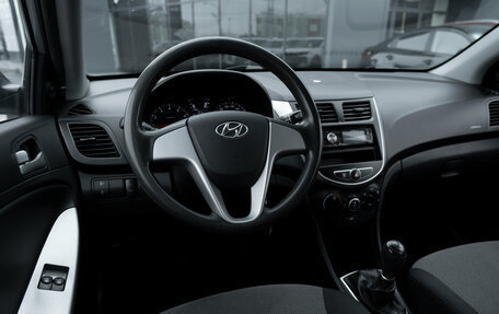 Hyundai Solaris II рестайлинг, 2013 год, 825 000 рублей, 7 фотография