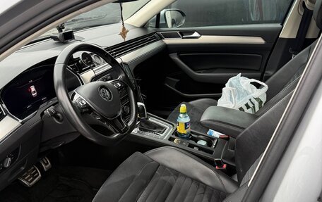 Volkswagen Passat B8 рестайлинг, 2019 год, 1 875 000 рублей, 1 фотография