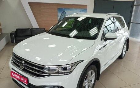 Volkswagen Tiguan II, 2021 год, 3 950 000 рублей, 1 фотография