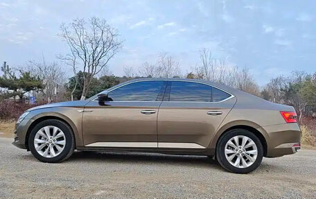 Skoda Superb III рестайлинг, 2021 год, 1 560 620 рублей, 4 фотография