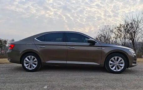 Skoda Superb III рестайлинг, 2021 год, 1 560 620 рублей, 6 фотография