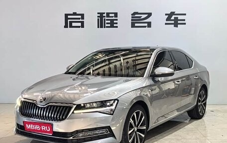 Skoda Superb III рестайлинг, 2023 год, 1 947 000 рублей, 1 фотография