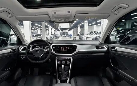 Volkswagen T-Roc I, 2022 год, 1 754 760 рублей, 22 фотография