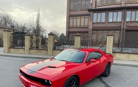 Dodge Challenger III рестайлинг 2, 2020 год, 4 990 000 рублей, 3 фотография