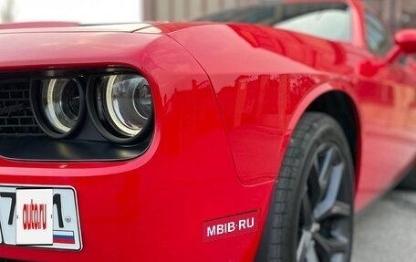 Dodge Challenger III рестайлинг 2, 2020 год, 4 990 000 рублей, 8 фотография