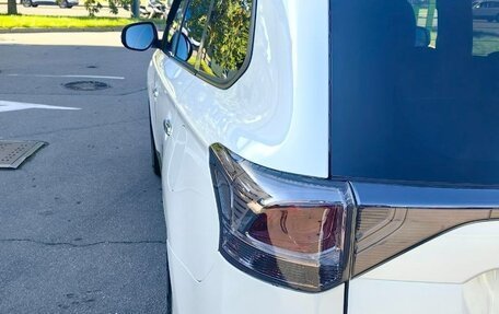 Mitsubishi Outlander III рестайлинг 3, 2014 год, 1 300 000 рублей, 9 фотография