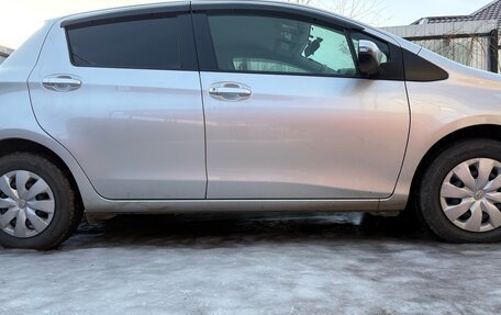 Toyota Vitz, 2012 год, 800 000 рублей, 4 фотография