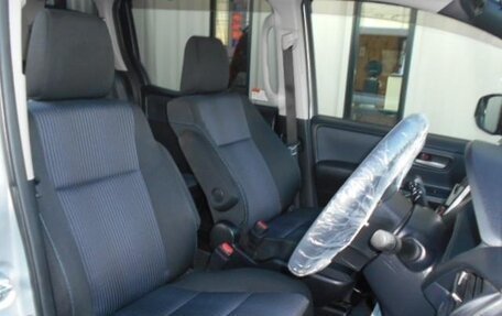 Toyota Noah III, 2015 год, 1 490 009 рублей, 9 фотография