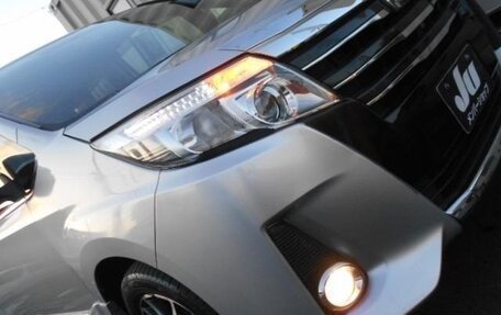 Toyota Noah III, 2015 год, 1 490 009 рублей, 13 фотография