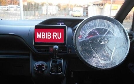 Toyota Noah III, 2015 год, 1 490 009 рублей, 8 фотография