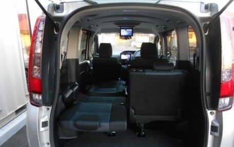 Toyota Noah III, 2015 год, 1 490 009 рублей, 18 фотография