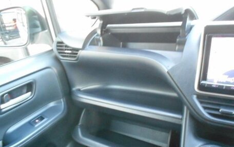 Toyota Noah III, 2015 год, 1 490 009 рублей, 22 фотография