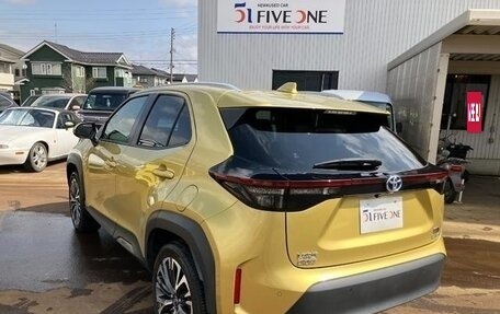 Toyota Yaris Cross, 2022 год, 1 870 000 рублей, 4 фотография