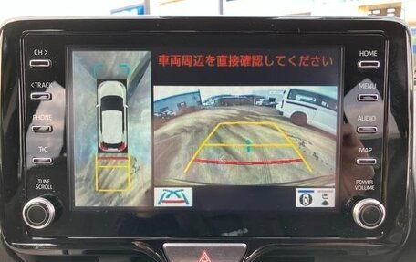 Toyota Yaris Cross, 2022 год, 1 870 000 рублей, 18 фотография