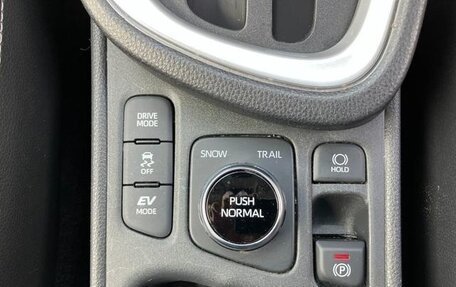 Toyota Yaris Cross, 2022 год, 1 870 000 рублей, 20 фотография