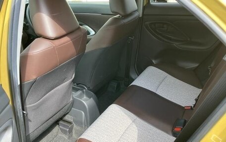 Toyota Yaris Cross, 2022 год, 1 870 000 рублей, 15 фотография