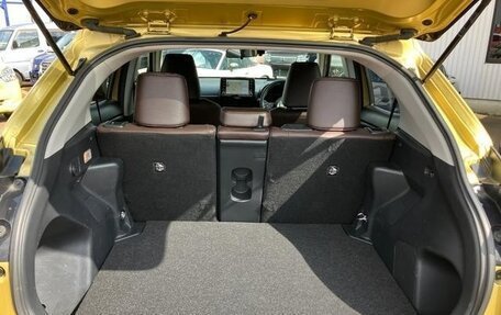 Toyota Yaris Cross, 2022 год, 1 870 000 рублей, 16 фотография