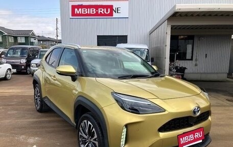 Toyota Yaris Cross, 2022 год, 1 870 000 рублей, 3 фотография