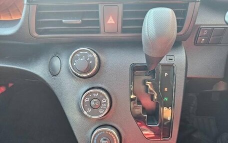 Toyota Sienta II, 2022 год, 1 240 000 рублей, 11 фотография