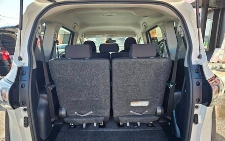 Toyota Sienta II, 2022 год, 1 240 000 рублей, 20 фотография