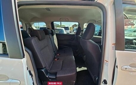 Toyota Sienta II, 2022 год, 1 240 000 рублей, 12 фотография