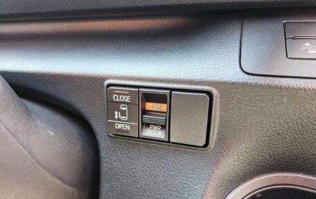 Toyota Sienta II, 2022 год, 1 240 000 рублей, 19 фотография