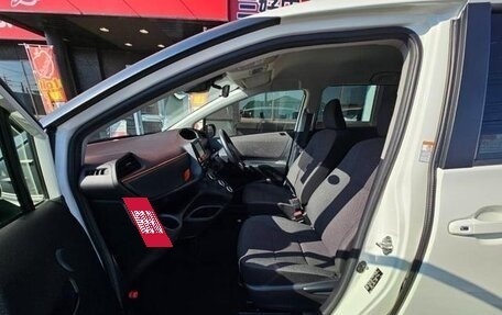 Toyota Sienta II, 2022 год, 1 240 000 рублей, 24 фотография