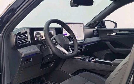 Volkswagen Tiguan, 2024 год, 4 522 000 рублей, 11 фотография