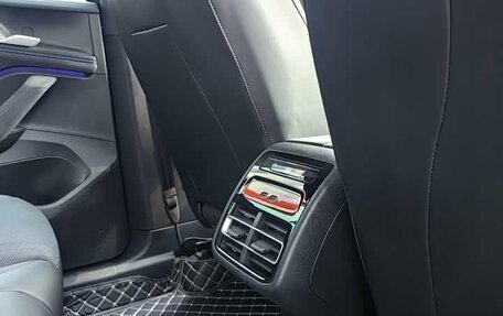 Volkswagen Tiguan, 2024 год, 4 522 000 рублей, 28 фотография