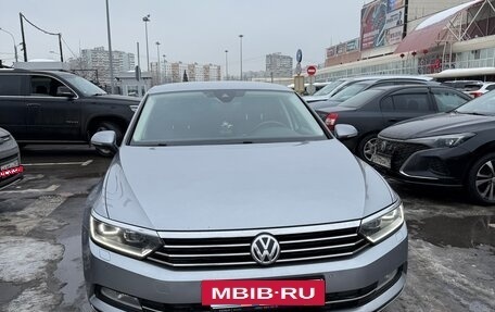 Volkswagen Passat B8 рестайлинг, 2019 год, 1 875 000 рублей, 3 фотография