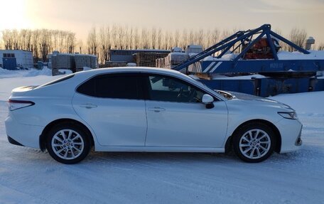 Toyota Camry, 2021 год, 3 250 000 рублей, 3 фотография