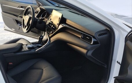 Toyota Camry, 2021 год, 3 250 000 рублей, 7 фотография