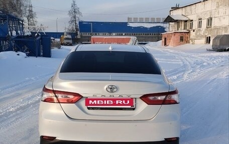Toyota Camry, 2021 год, 3 250 000 рублей, 5 фотография