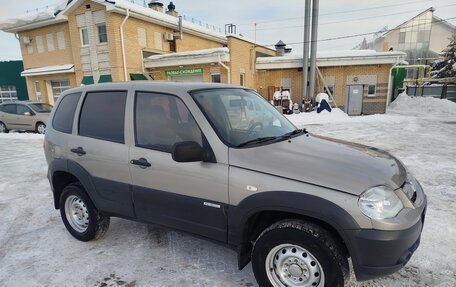 Chevrolet Niva I рестайлинг, 2011 год, 415 000 рублей, 2 фотография