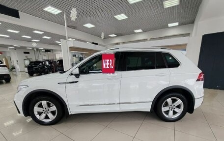 Volkswagen Tiguan II, 2021 год, 3 950 000 рублей, 8 фотография