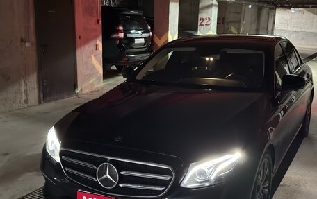 Mercedes-Benz E-Класс, 2019 год, 3 350 000 рублей, 1 фотография