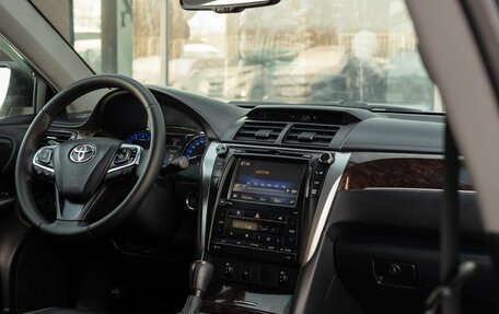 Toyota Camry, 2016 год, 2 400 000 рублей, 10 фотография