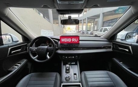 Mitsubishi Outlander, 2023 год, 3 990 000 рублей, 16 фотография