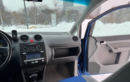 Volkswagen Caddy III рестайлинг, 2006 год, 649 000 рублей, 24 фотография