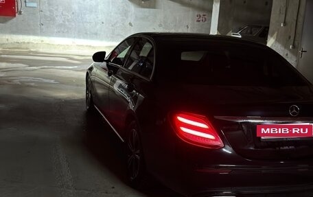 Mercedes-Benz E-Класс, 2019 год, 3 350 000 рублей, 2 фотография