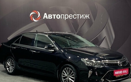 Toyota Camry, 2017 год, 2 465 000 рублей, 3 фотография